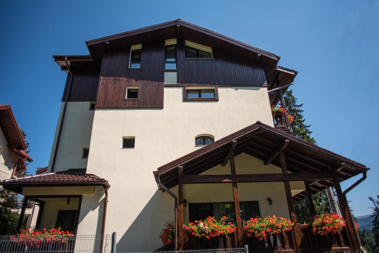Uphill Residence Sinaia Luaran gambar
