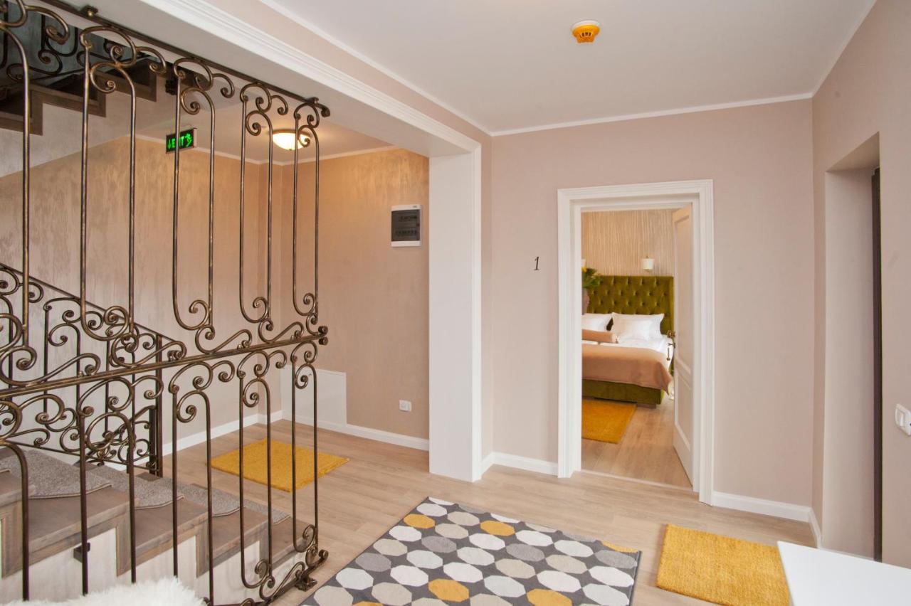 Uphill Residence Sinaia Luaran gambar